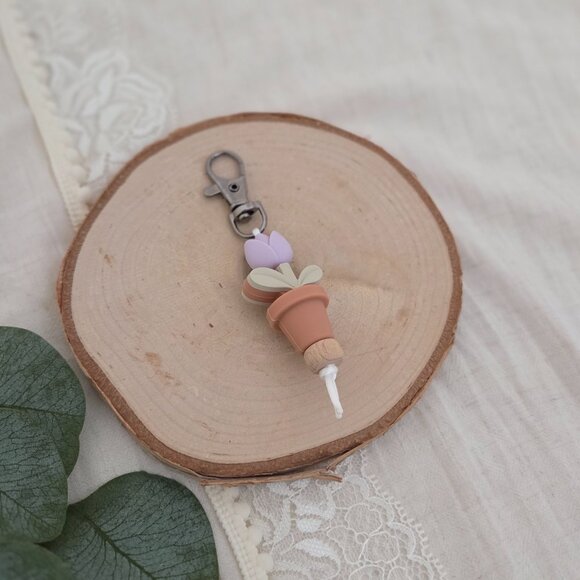 Tulip Bloom Keychains - Picture 2 of 4